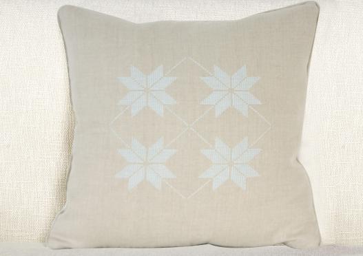 Coussin au point de croix Flocon de neige