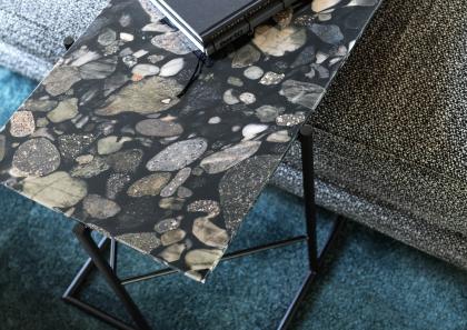 Table King avec plateau en marbre noir Marinace - BertO