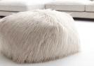 Détail de la fausse fourrure du pouf design Ziggy - BertO