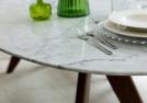 Table ovale Ring livraison rapide avec plateau en marbre de Carrare avec périmètre galbé  - Berto Prima