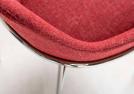 Ensemble de 4 chaises en tissu rouge, détail du dossier - BertO Outlet