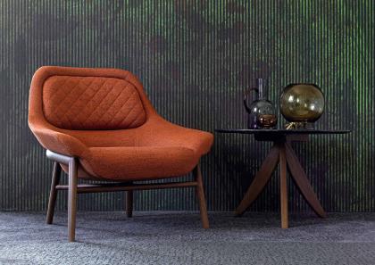 Fauteuil Hanna au tissu Dorian de la collection BertO color Burnt Orange 